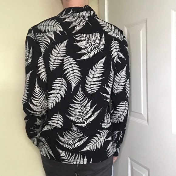 COPY - Men's H&M Aesthetic Dress Shirt Size Small - Picture 4 of 4